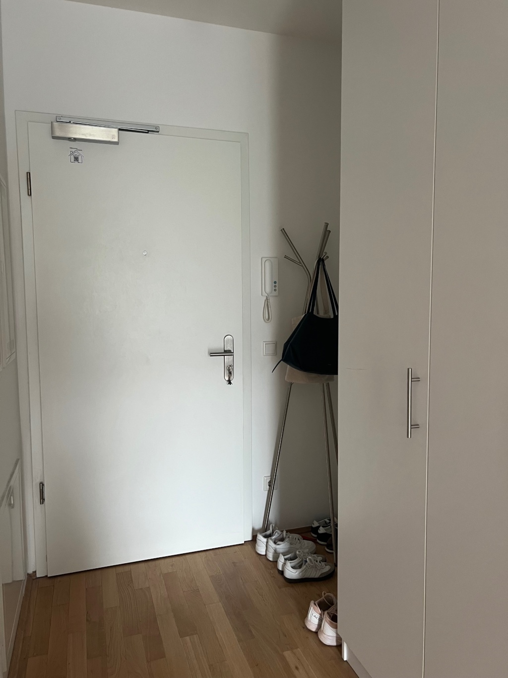 Möbliertes Studio mit Balkon – Wexstraße, 10715 Berlin Wilmersdorf – Vorschaubild 2