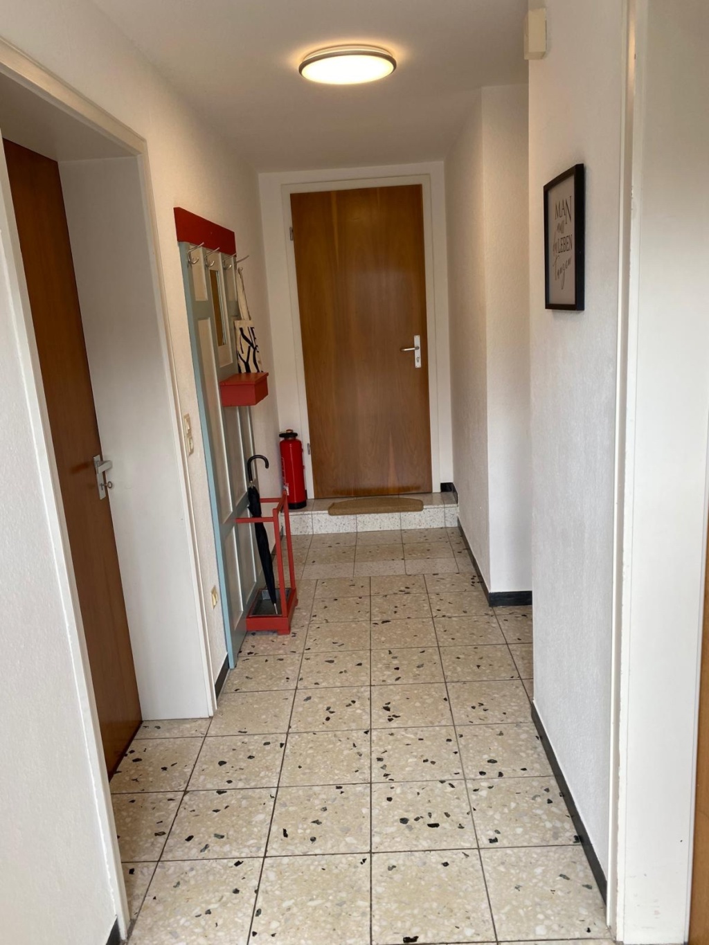 Bright, Furnished 2-Room Garden Apartment with Large Terrace in Prime Location in Tübingen – Martin-Crusius-Straße 3, 72076 Tübingen Wanne – Vorschaubild 4