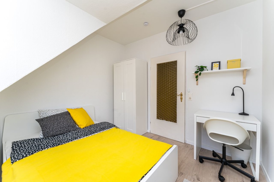 Gemütliches Zimmer in WG – komplett ausgestattet mit guter Anbindung