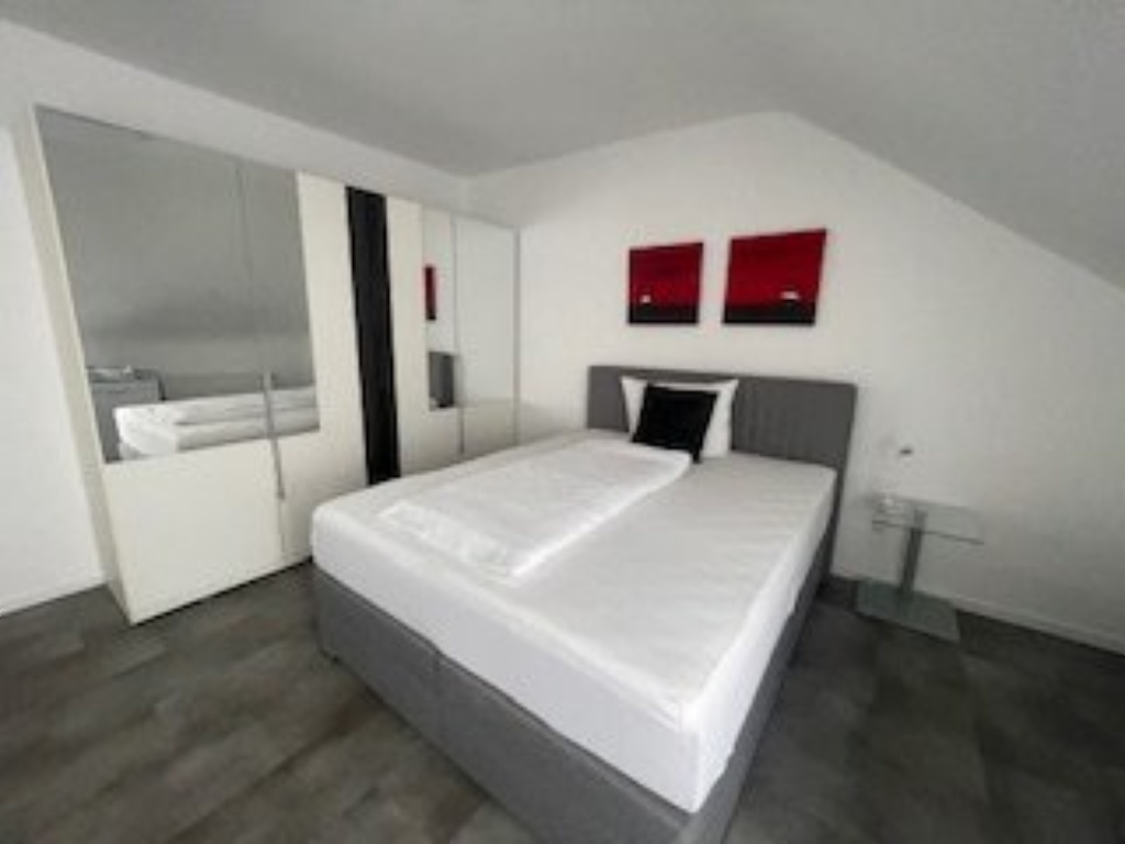 3 Zimmer Wohnung voll möbliert