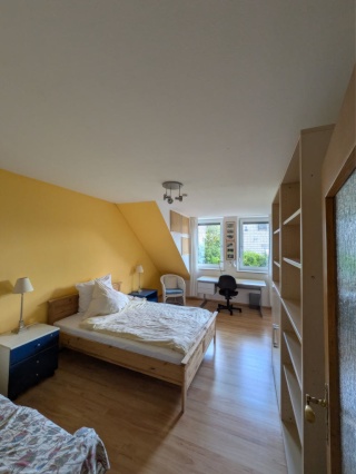 Imagen del anuncio: WG habitación con vestidor, baño privado y (casi) cocina propia, acceso al jardín - ubicación muy tranquila Landshut Achdorf