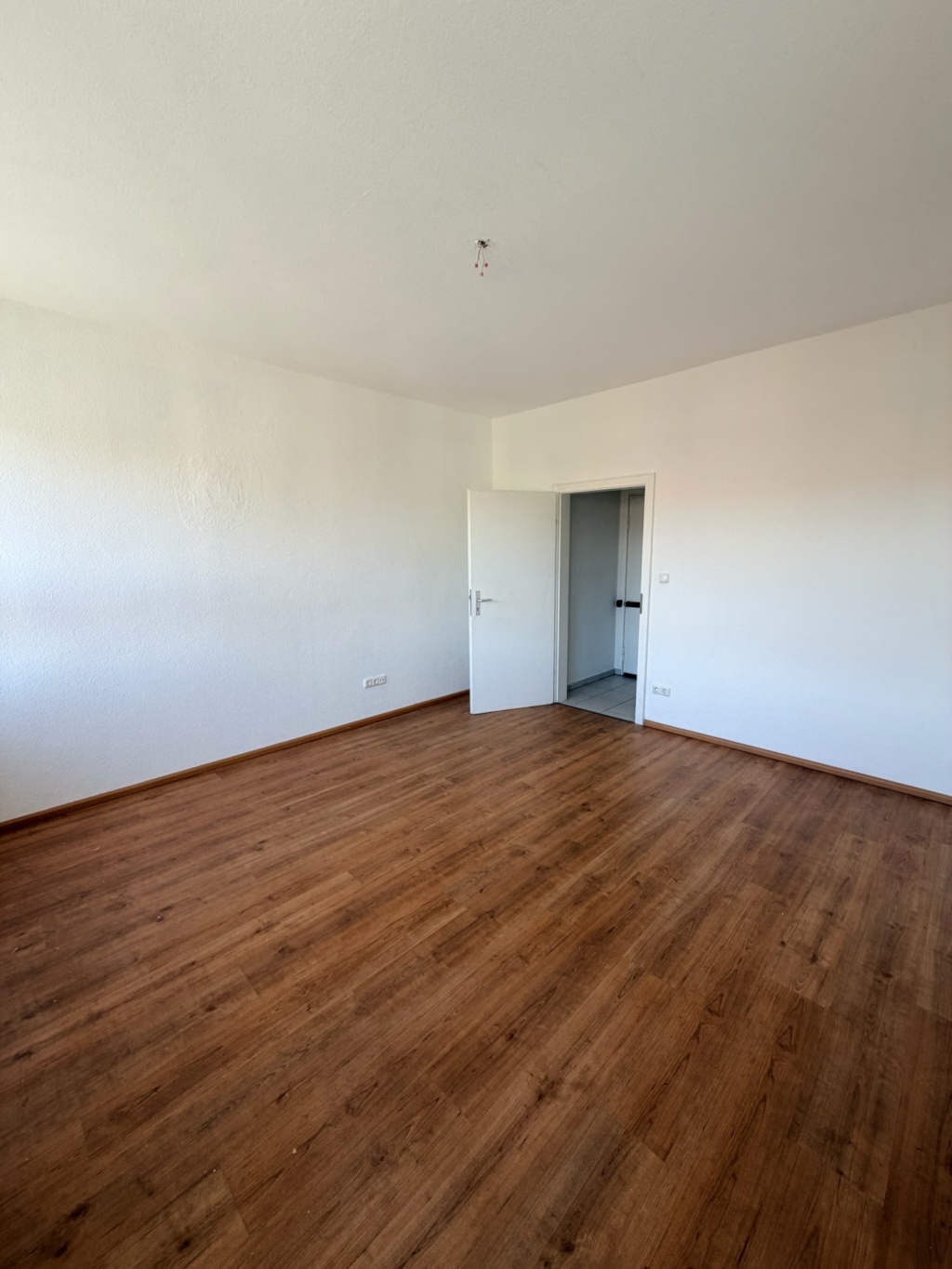 Freundliche 2-Zimmer-Wohnung mit Balkon und hochwertiger Einbauküche in zentraler Lage von Paderborn – Am Westerntor 9, 33098 Paderborn Kernstadt – Vorschaubild 2