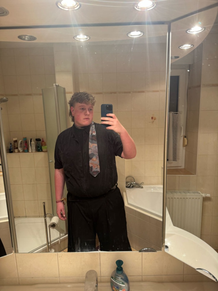 Anzeigenbild: Pädagogik Student sucht ein Freies WG-Zimmer (bitte)
