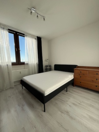 Anzeigenbild: Möbliertes WG-Zimmer nur für Frauen