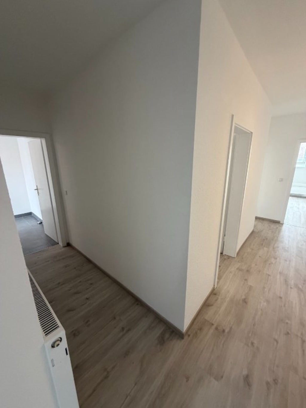 neu renovierte helle 3 Zimmer Wohnung in Stuttgart West zu vermieten – Schwabstrasse, 70197 Stuttgart West – Vorschaubild 5