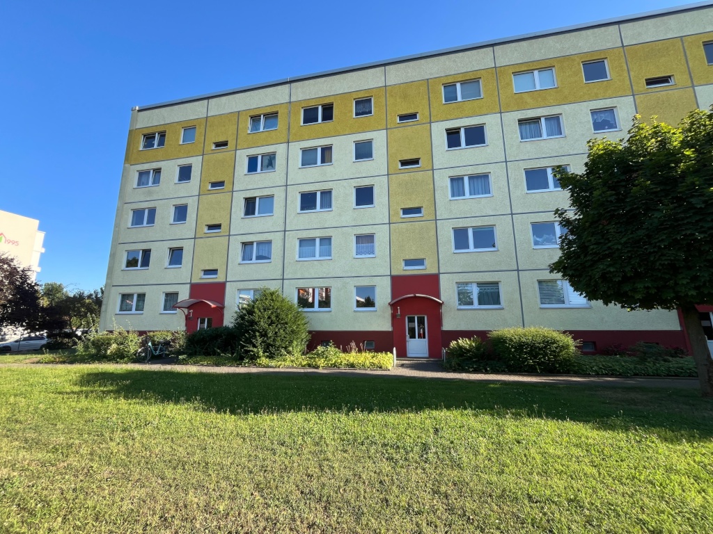 Sanierte 3-Zimmer-Wohnung mit Balkon, Einbauküche, Waschmaschine / Renovated 3-room apartment with balcony, fitted kitchen, and washing machine – Milchweg 4, 39128 Magdeburg Neustädter Feld – Vorschaubild 13