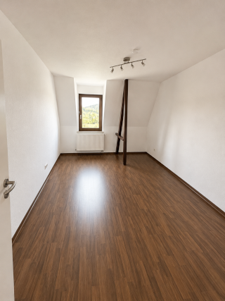 Anzeigenbild: B23-2 - Neugründung einer 4er-Studenten-WG in Toplage von Stuttgart-Ost - Schöne helle Zimmer