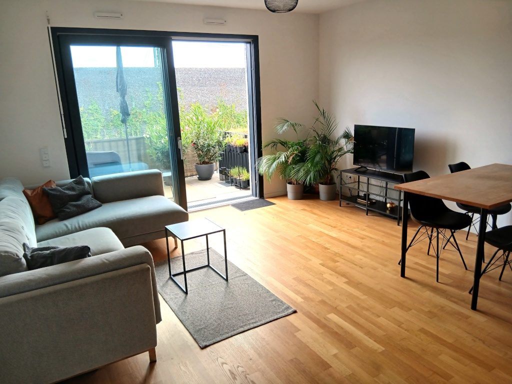 Neuwertige 2-Zimmer-Wohnung in Köln-Ehrenfeld mit Balkon | 2-3 Wochen Zwischenmiete im September 2026 | Komplett möbliert – Am Alten Gueterbahnhof, 50825 Köln Ehrenfeld – Vorschaubild 4