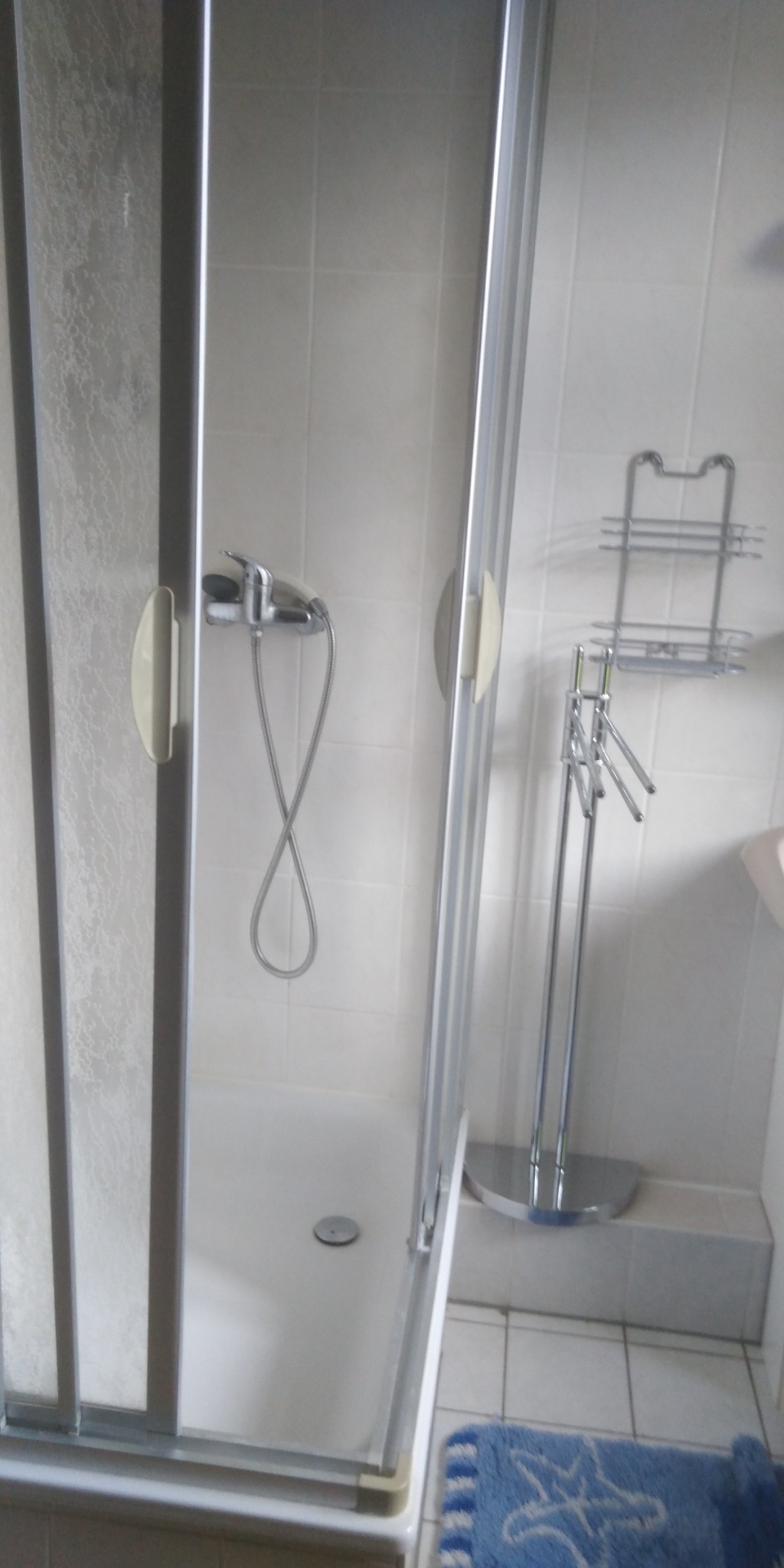 Zimmer mit Dusche und Kochnische Single – Meißner Landstraße, 1157 Dresden Cotta – Vorschaubild 4
