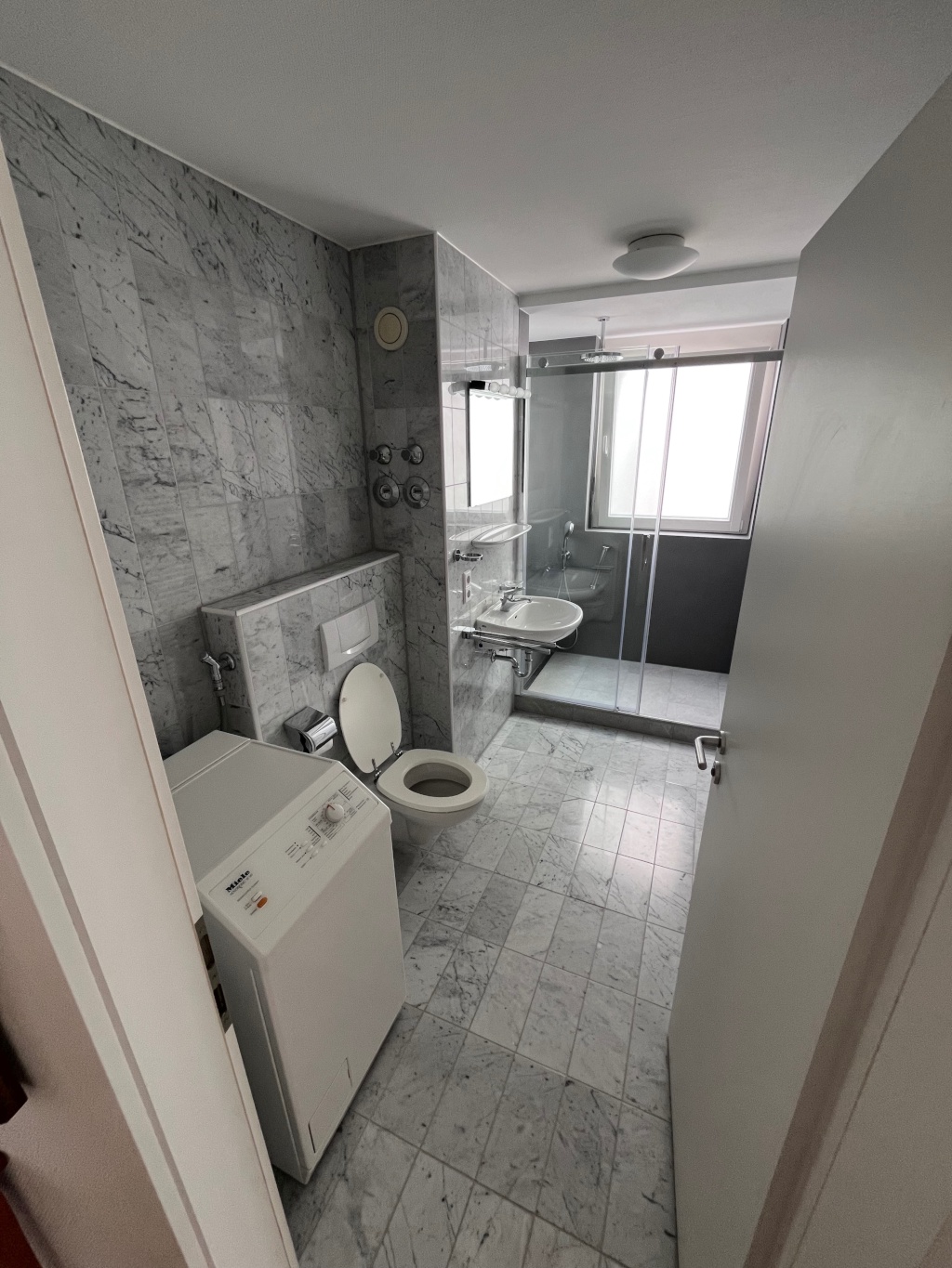Helle 2-Zimmerwohnung (59qm) in der Südstadt mit großem Südbalkon – Christophstraße, 72072 Tübingen Südstadt – Vorschaubild 7