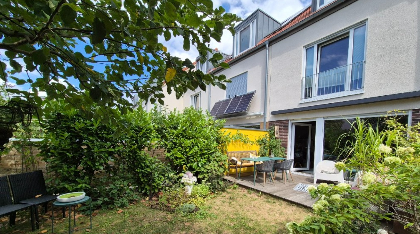 Möblierte Zwischenmiete (7,5 Wochen) für halbes Haus mit Mitbewohner, Garten & Kater