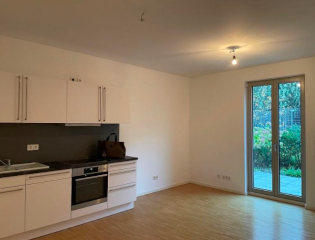 Helle Erdgeschosswohnung mit Garten — photo 1