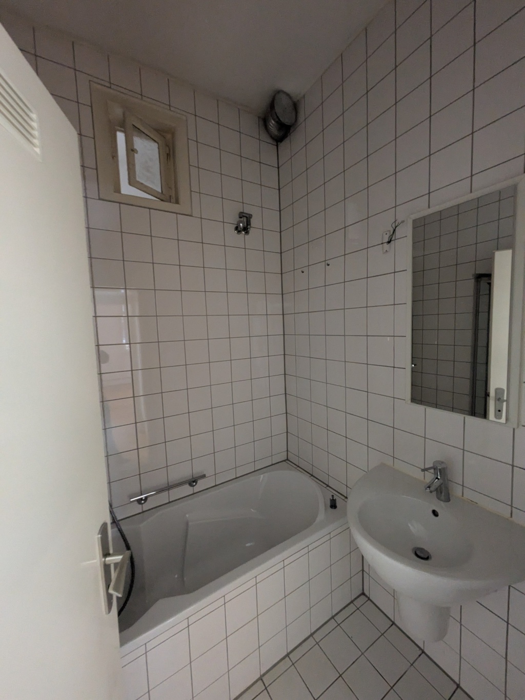 3-Zimmer-Wohnung perfekt für WG's am Kurpark – Wiesbadener Straße, 70372 Stuttgart Bad Cannstatt – Vorschaubild 4