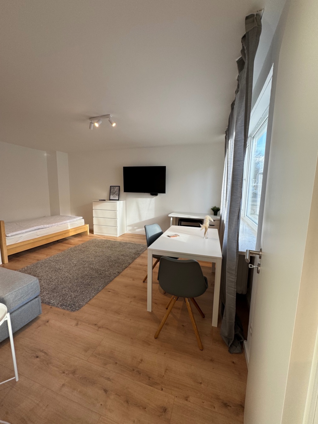 Flatshare Sendling-Westpark Neufriedenheimerstr 67A - Zimmer mit Smart TV