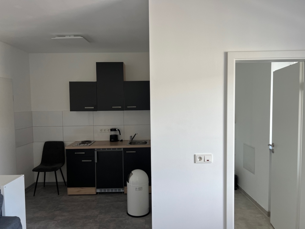 Hochwertig möblierte 1-Zimmer-Wohnung mit Einbauküche und modernem Tageslichtbad in Uninähe ab 01.09.26 zu vermieten – Theodor-Storm-Straße 20, 66125 Saarbrücken Dudweiler – Vorschaubild 7
