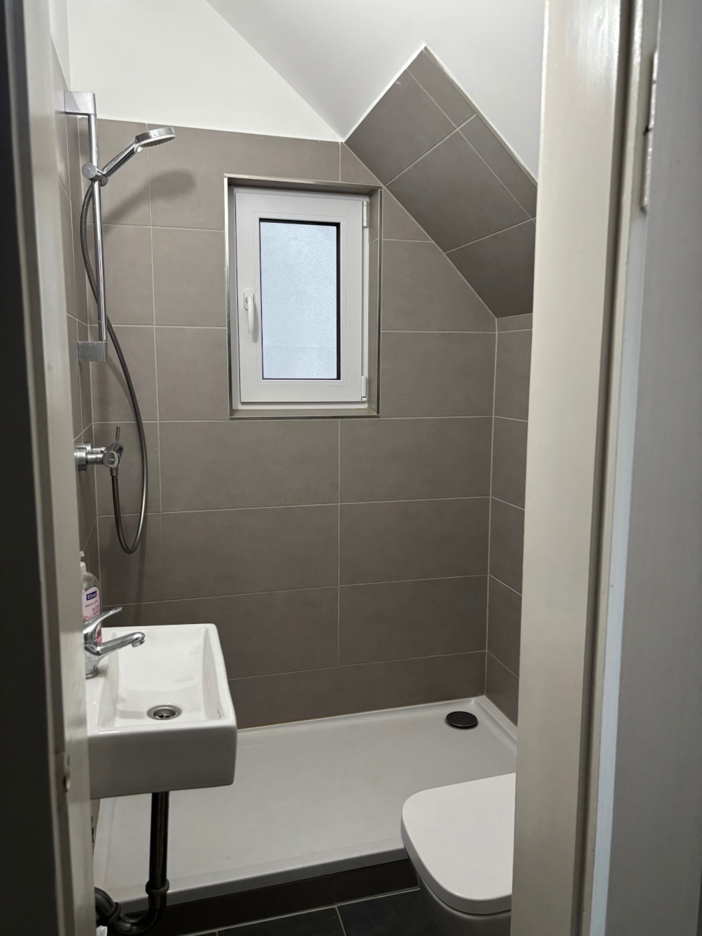 Wohnung Anderten Gollstr 68 - Bad