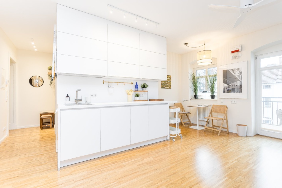 Fully Furnished Studio with Balcony – Ideal for Mid-Term Stays – Kopenhagener Str. 67, 10437 Berlin Prenzlauer Berg – Vorschaubild 5