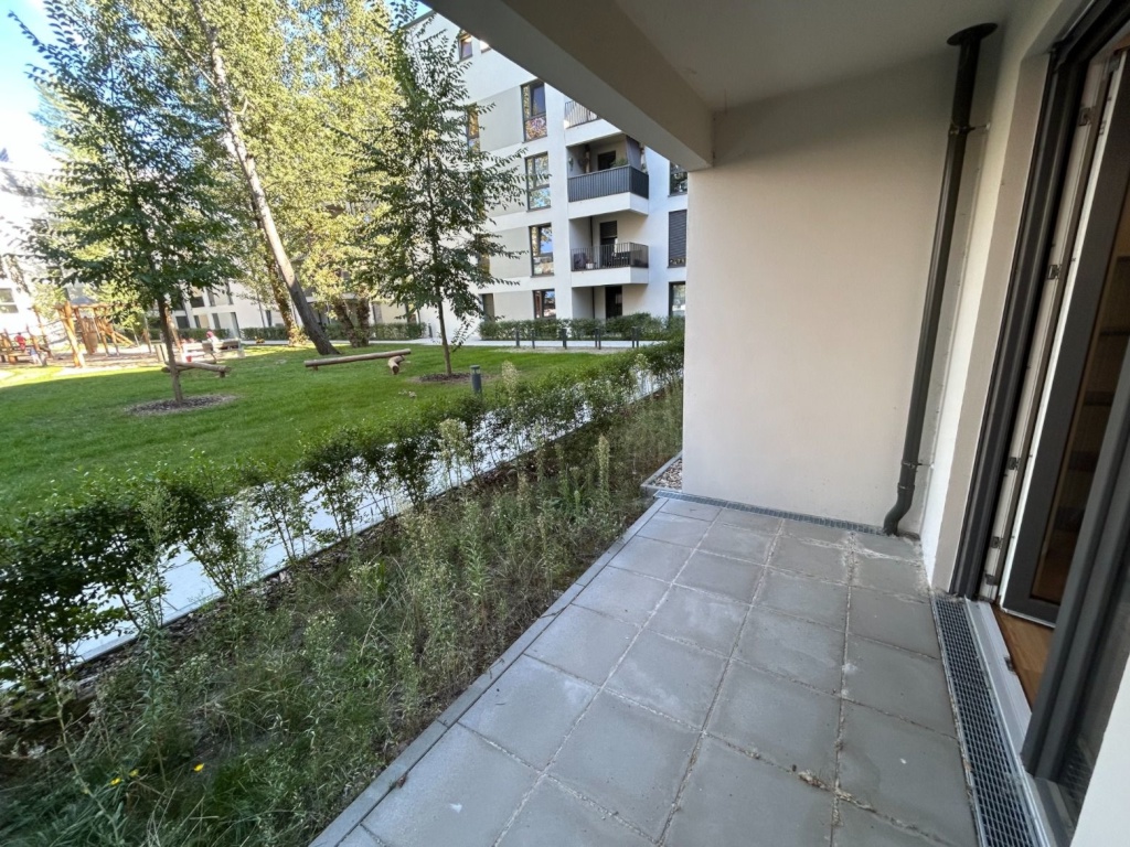 1-Zimmer-Wohnung Berlin Biedenkopfer Straße 54 - Terrasse mit Garten