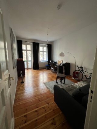 Wunderschöne möblierte 2-Zimmer-Altbauwohnung im Weserkiez — photo 1