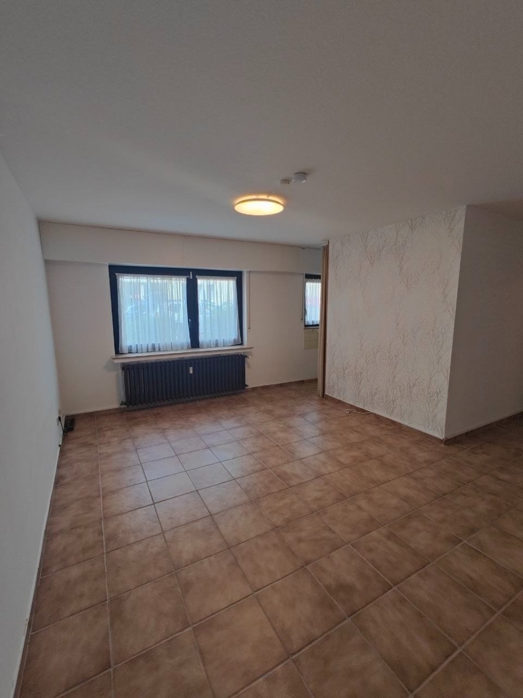1-Zimmer-Wohnung hell mit Küche in bester Lage nah am Poppeldorfer Schloss