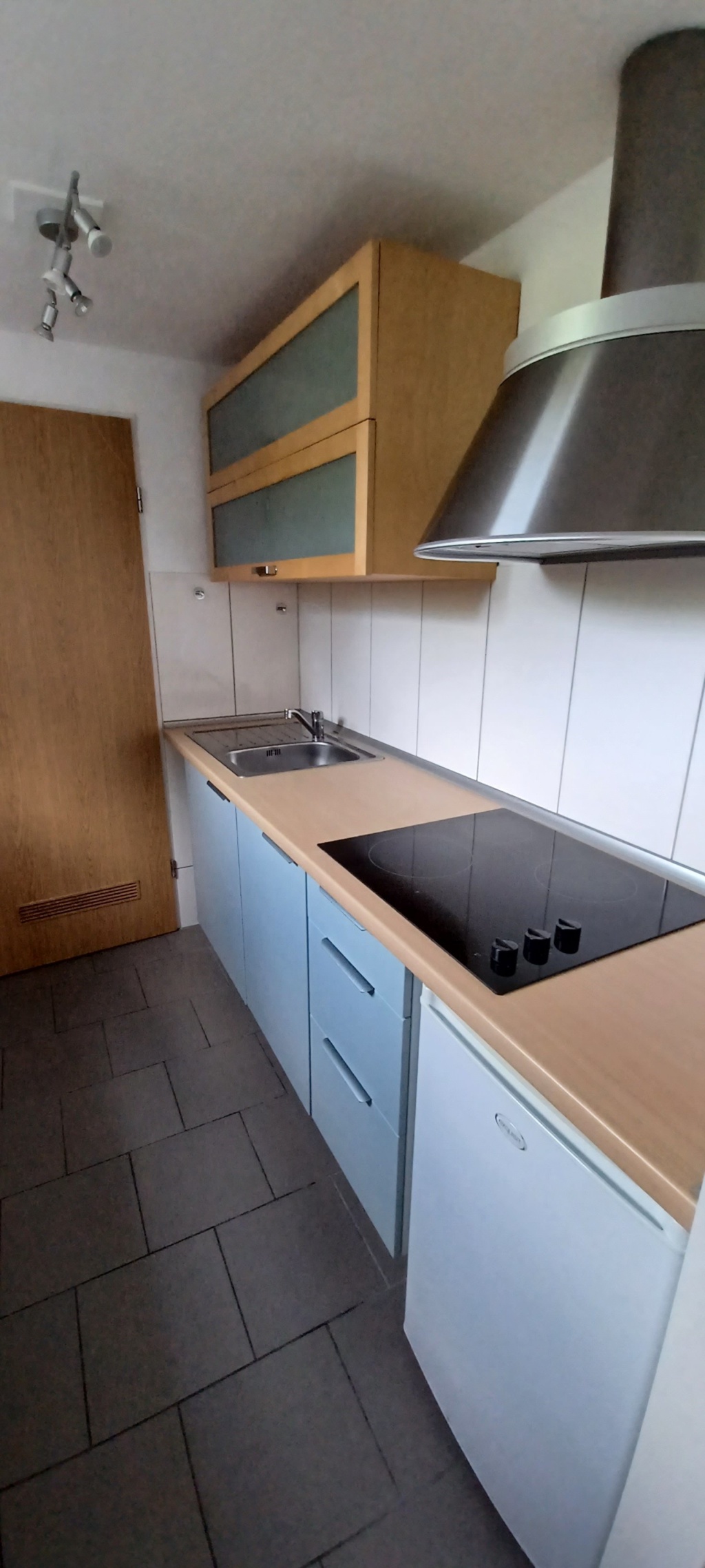 Apartment mit Einbauküche ...