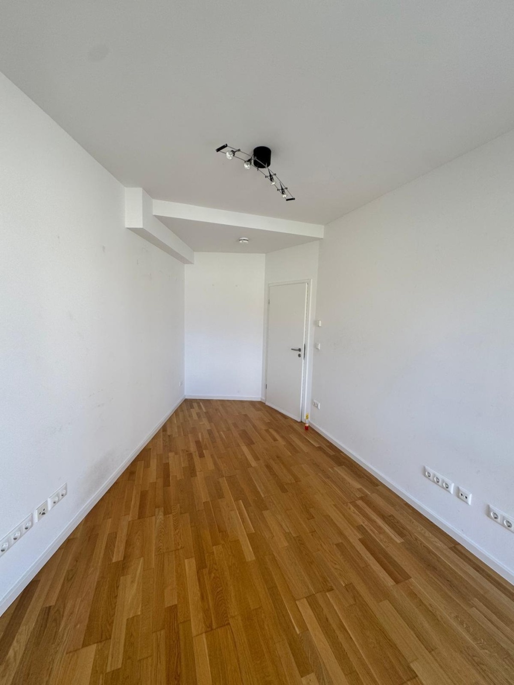 Helles 15 m2 großes Zimmer in einer zentralen Wohngemeinschaft für 3 Personen