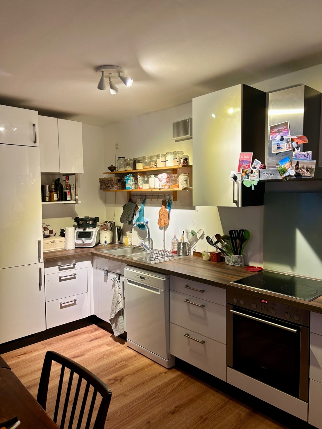 ZWISCHENMIETE: Voll möblierte 3-Zimmer-Wohnung mit großer Terrasse zur Zwischenmiete in der Mainzer Neustadt – Moselstraße 34, 55118 Mainz Neustadt – Vorschaubild 4
