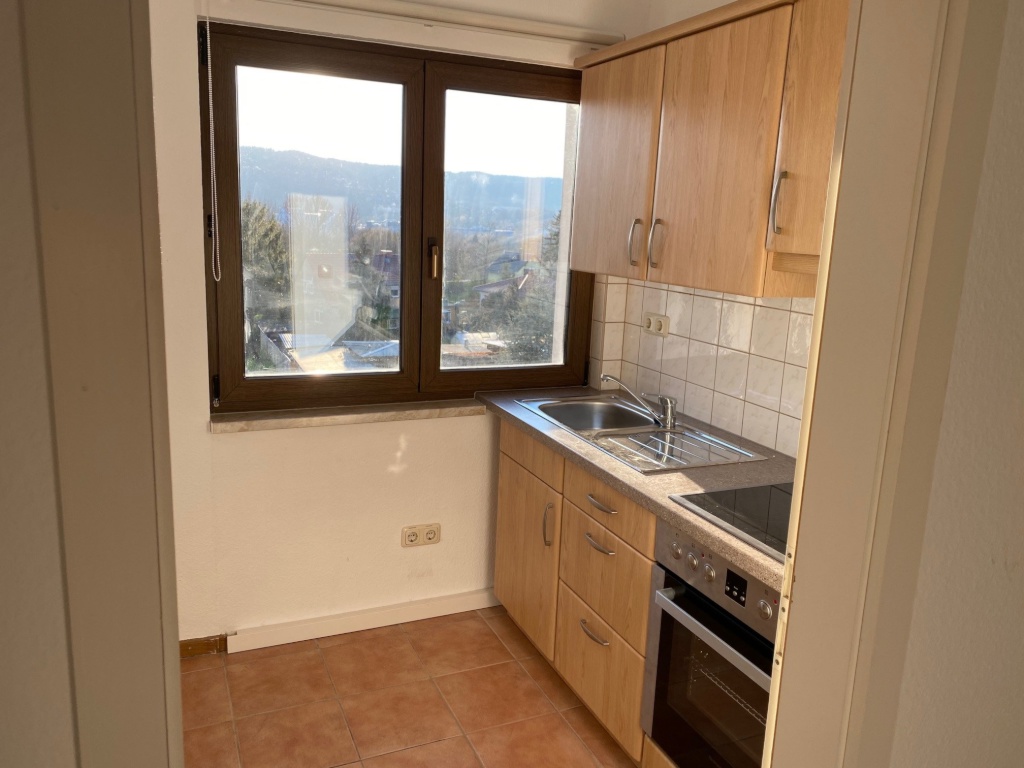 Zwei-Raum-Mietwohnung m.Balkon u.optimaler Straßenbahnanbindung in Jena-Lobeda-Altstadt, mtl.520€ zzgl.NK – Martin-Niemöller-Straße 24, 7747 Jena Lobeda-Altstadt – Vorschaubild 4