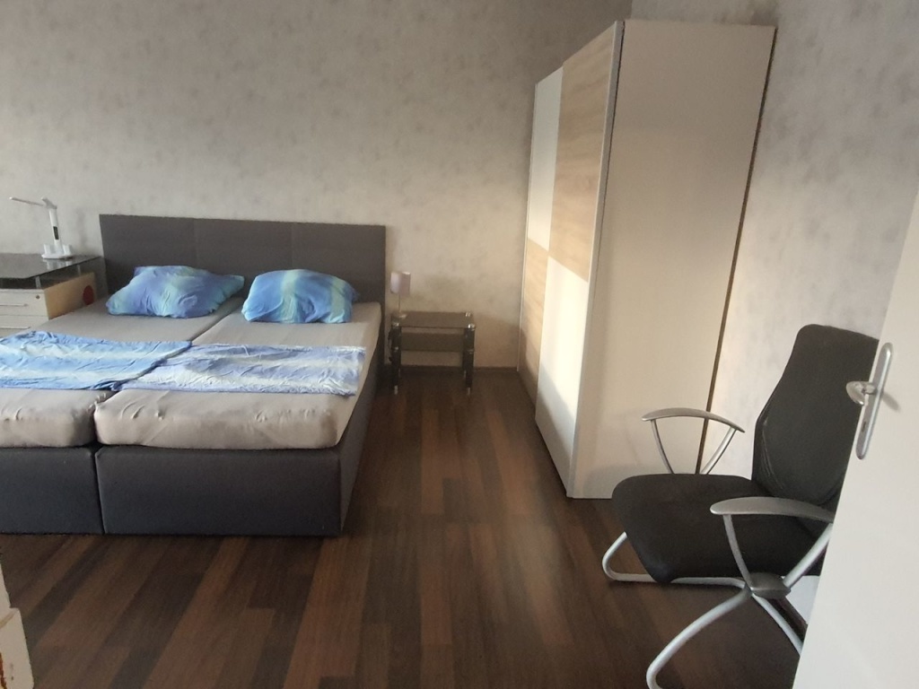 19,9 m2 möbliertes Zimmer in 4er-WG mit Balkon - All Inclusive – Londoner Ring, 67069 Ludwigshafen am Rhein Edigheim – Vorschaubild 12