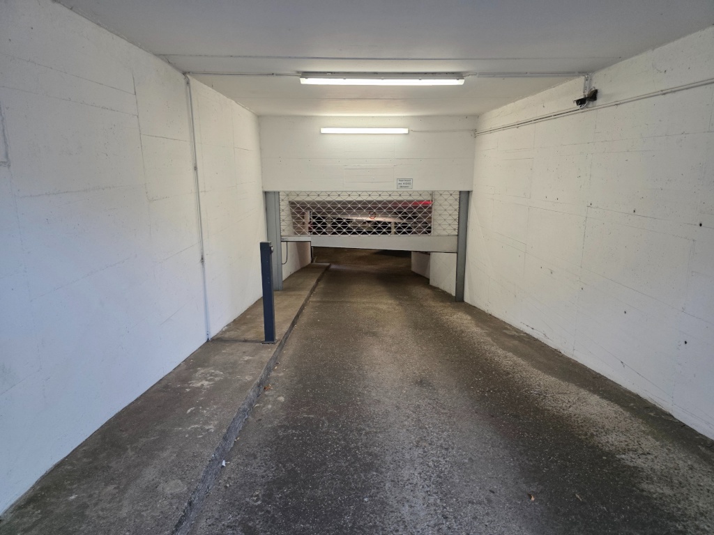 Großzügige WG-Wohnung in Rüttenscheid – ca. 100 m2, Loggia, Weitblick, U-Bahn vor der Tür – Katharinenstraße 6, 45131 Essen Rüttenscheid – Vorschaubild 18