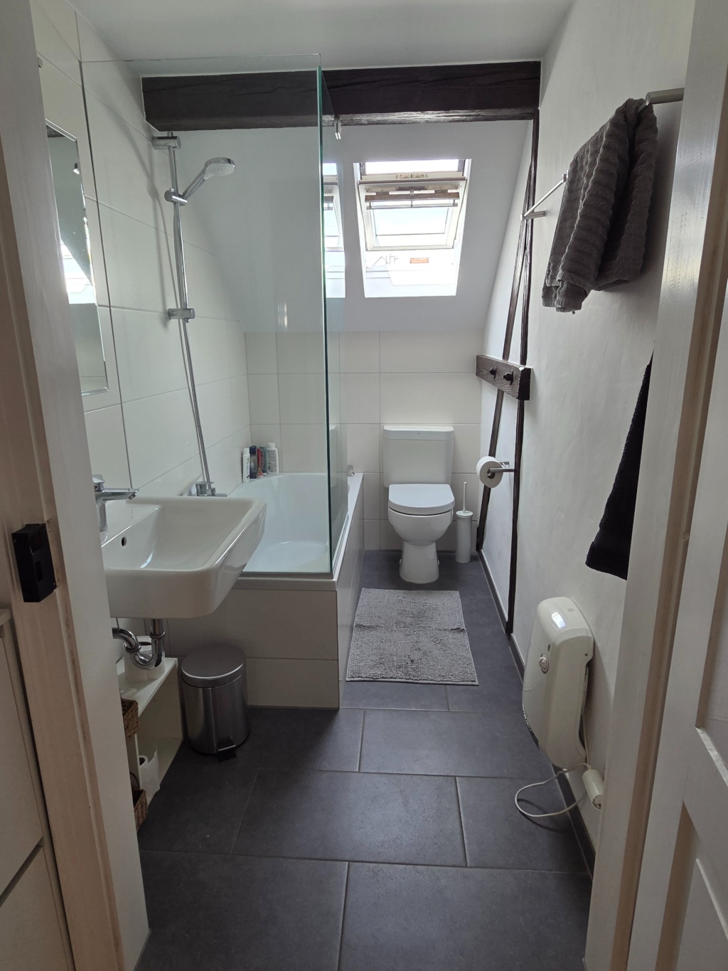 Wunderschöne 3-Zimmer-Altbauwohnung in der Bonner Südstadt zur Untermiete (12 Monate) – Lessingstraße, 53113 Bonn Südstadt – Vorschaubild 4