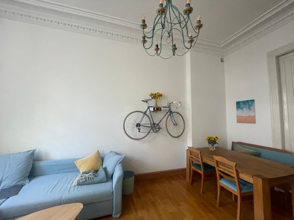 Möblierte 2-Zi-Wohnung mit 2 Balkonen im Altbremer Haus – Untermiete befristet 12.9.–6.11. – Schönhausenstraße, 28203 Bremen Fesenfeld – Vorschaubild 2