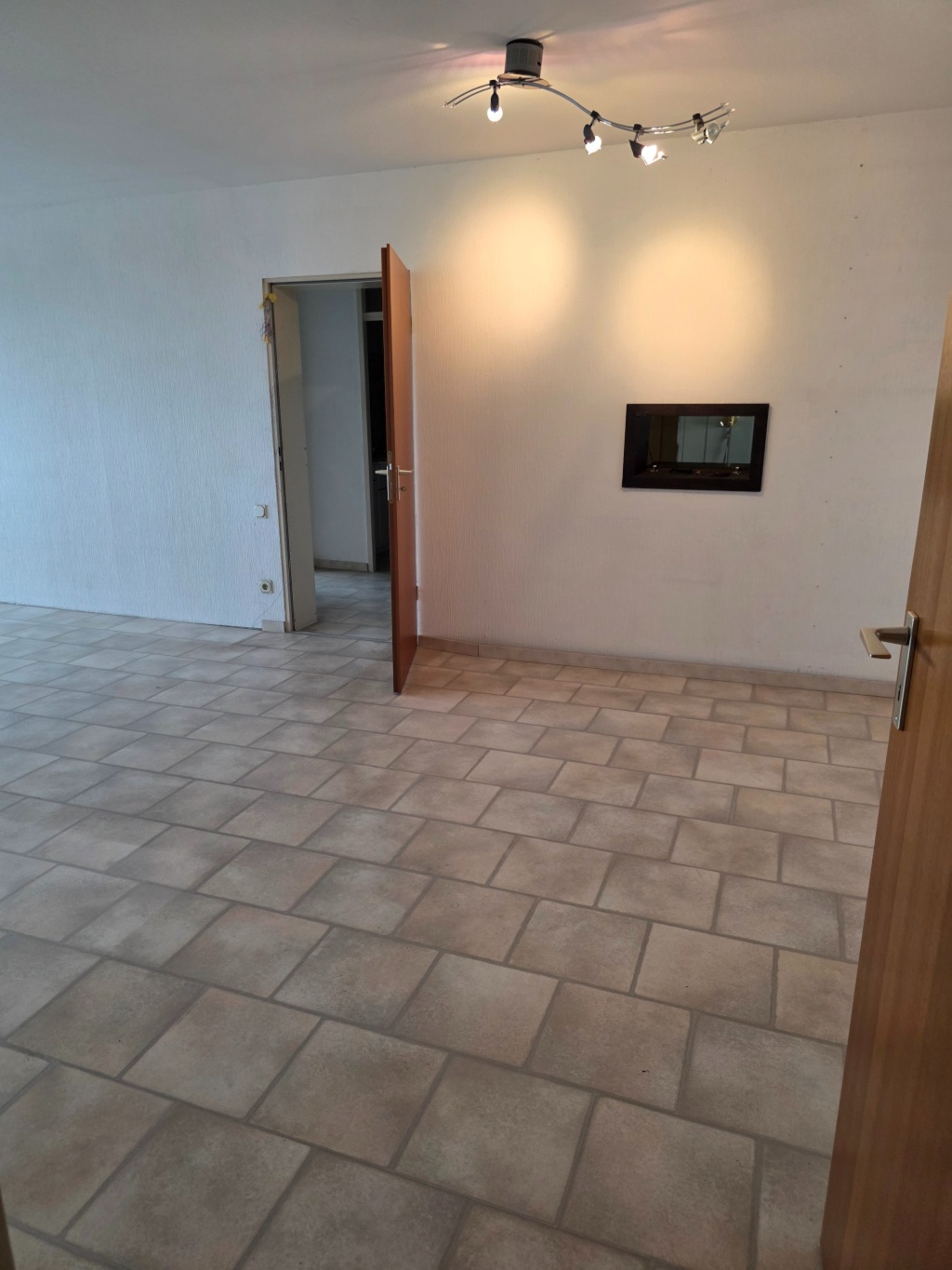 Großzügige WG-Wohnung in Rüttenscheid – ca. 100 m2, Loggia, Weitblick, U-Bahn vor der Tür – Katharinenstraße 6, 45131 Essen Rüttenscheid – Vorschaubild 7