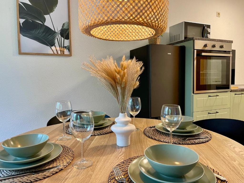 MD SFO | Suite First Option – möblierte 2 ZKB zentral – Balkon & Parkplatz wartet löffelfertig auf Sie! Ab 1.9 - befristet 6 bis 12 M - sofort einziehen! – Liebermannstraße 8, 39108 Magdeburg Stadtfeld Ost – Vorschaubild 11