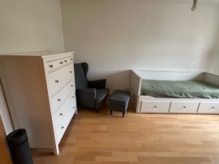 Imagen del anuncio: Helles möbliertes Zimmer in ruhiger 3,5-Zi-Wohnung