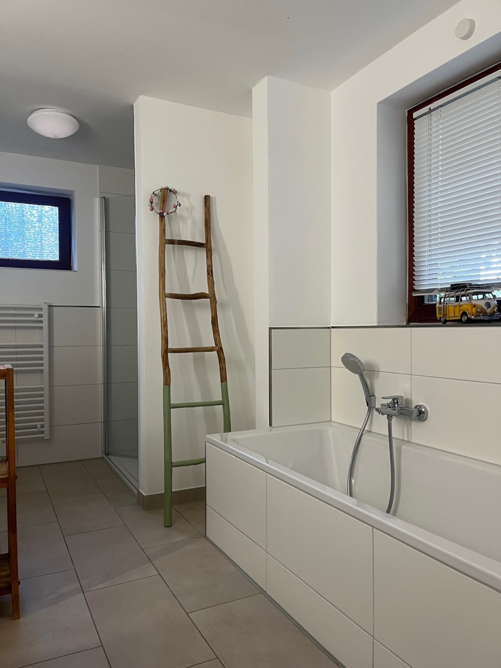 Wohnung Buchholz Landkreis Harburg Am Kattenberge - Bad mit Badewanne und Dusche