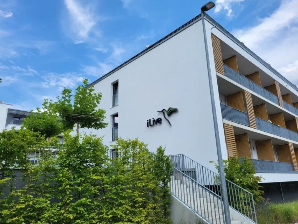 Untervermietung (Zwischenmiete / Subletting) 5 Monaten - Komfort Urban iLive Vollmöblierte Wohnung Heilbronn 23 m2 ab 01.10.2026 (717 EUR) (NUR für EINE (1) Person) Heilbronn. Suitable for Young Professionals / Students / Interns / Trainees – Schmollerstraße 55, 74074 Heilbronn Heilbronn – Vorschaubild 3