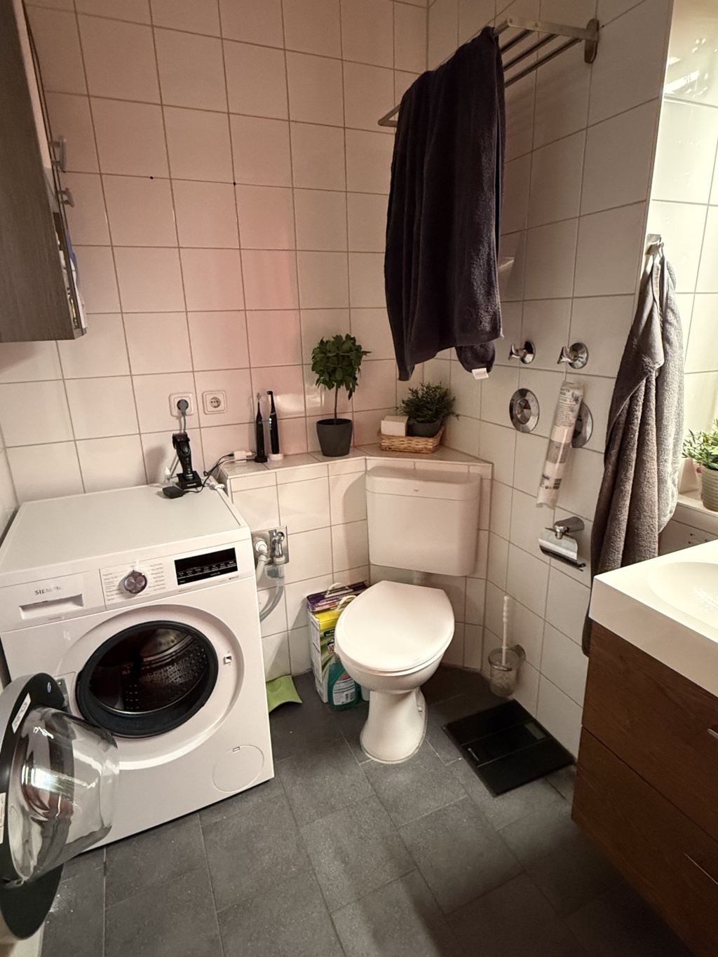 Ruhige, möblierte 2-Zimmer Wohnung mit Balkon nahe Mauerpark | ca. Dez. 2026 - Juni 2027 – Rheinsberger Straße, 10435 Berlin Mitte – Vorschaubild 2