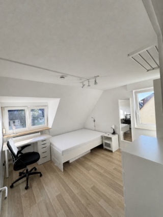 Imagen del anuncio: Möbliertes Zimmer (10,8 m2) in internationaler WG — Freiburg-Herdern, 830 € all inclusive, Garten, Bus 3 Gehminuten, frei ab 01.09.
