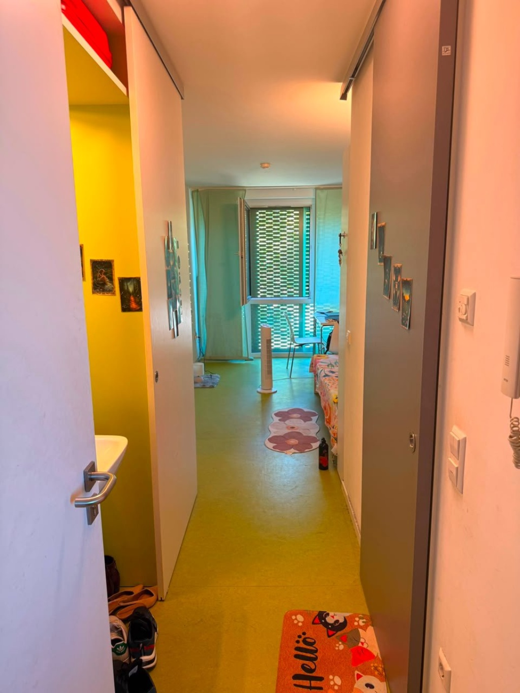 🚪 Long-Term Sublet. Move-in from 11th Sept 2026 Hello everyone, I am subletting my fully furnished room in a 3-person shared apartment (WG) 🗓️ Period: *11th September 2026 to 31 March 2027* 📍 Location: Heinz-Rühmann-Straße 9, 89231 Neu-Ulm. Studen – Heinz-Rühmann-Straße 9, 89231 Ulm Neu-Ulm – Vorschaubild 3