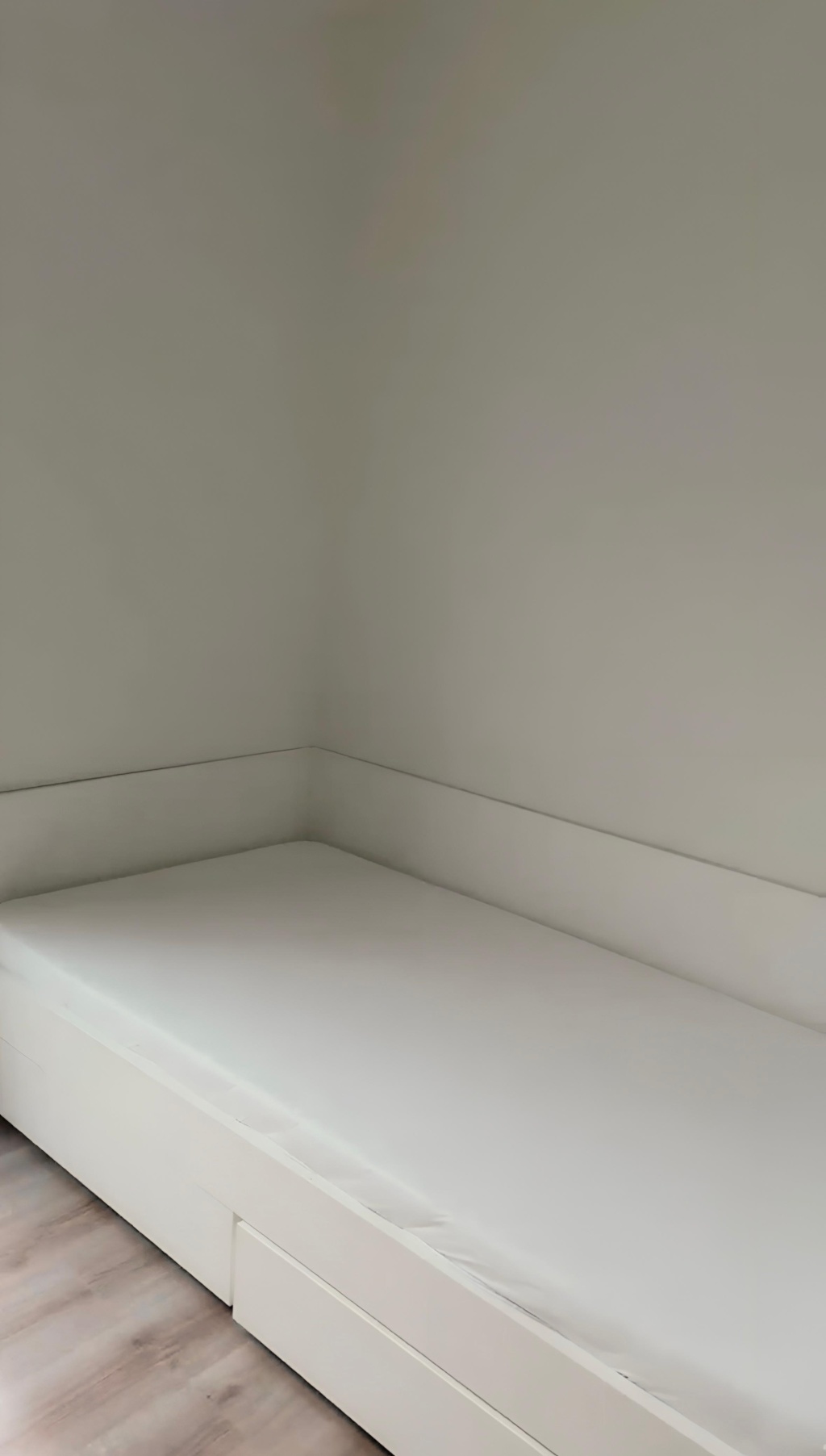 Sunny one room studio apartment available for sublet – Iranische Straße 4, 13347 Berlin Gesundbrunnen – Vorschaubild 7