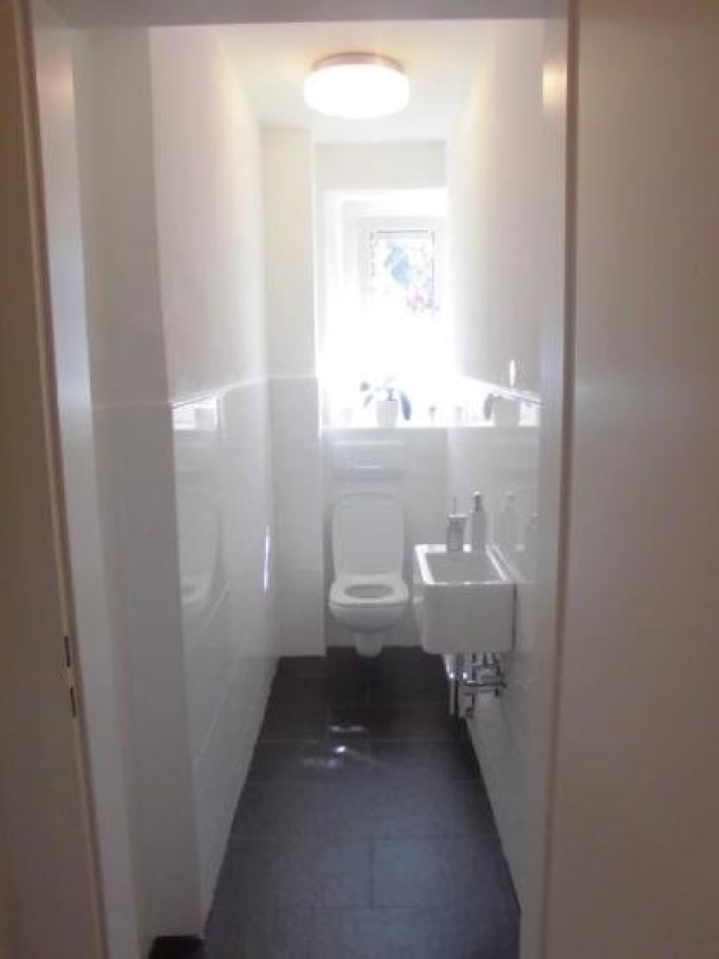 WG-Zimmer Innenstadt Öglinstraße 4 - Halbes Bad