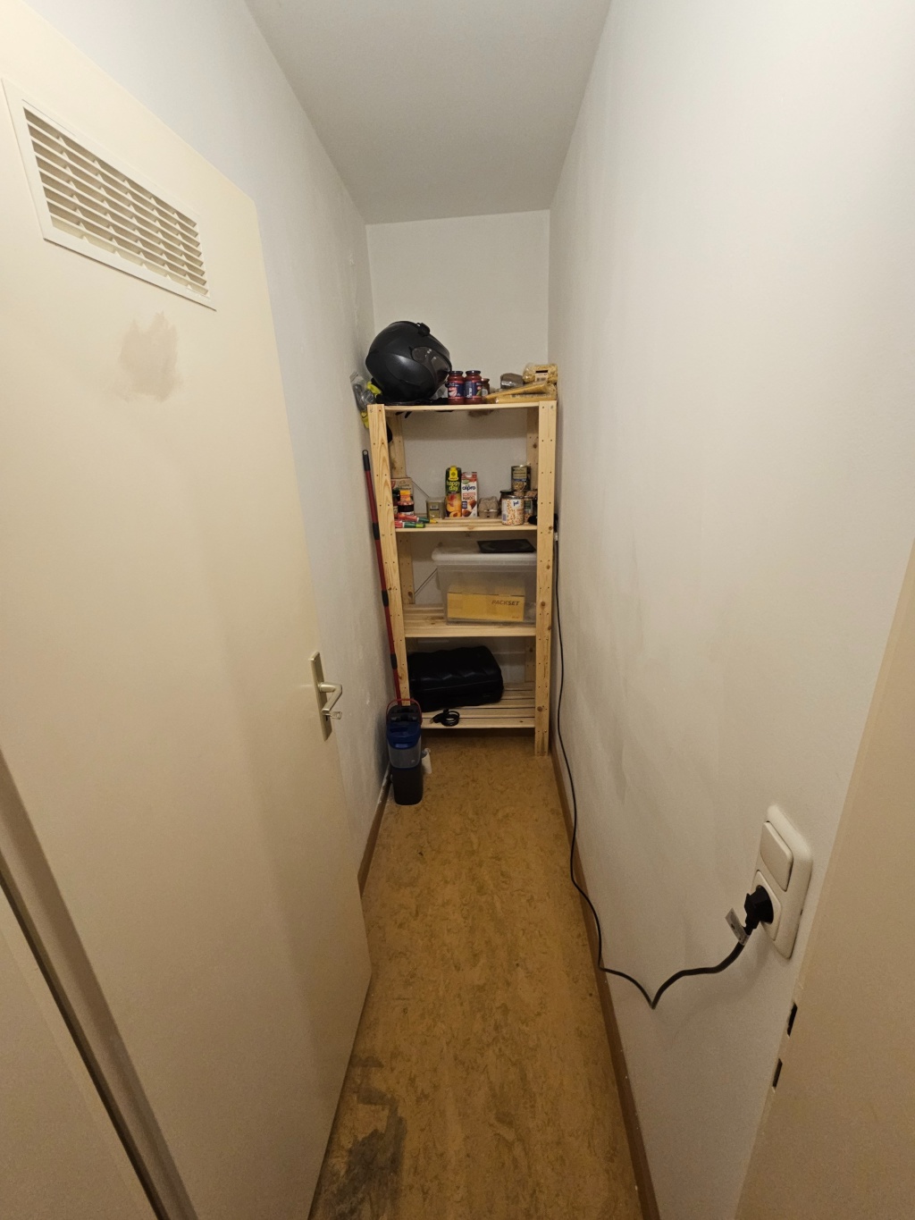 WG-Zimmer Unterhaching Bussardstr. 1 - Klein Keller im der Wohnung