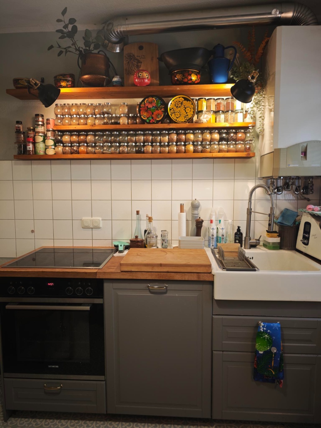 Möblierte 2-Zimmer-Wohnung mit Blick ins Grüne, Balkon, Tageslichtbad mit Badewanne & Top-Anbindung in Köln-Mülheim – Montanusstraße, 51065 Köln Mülheim – Vorschaubild 2