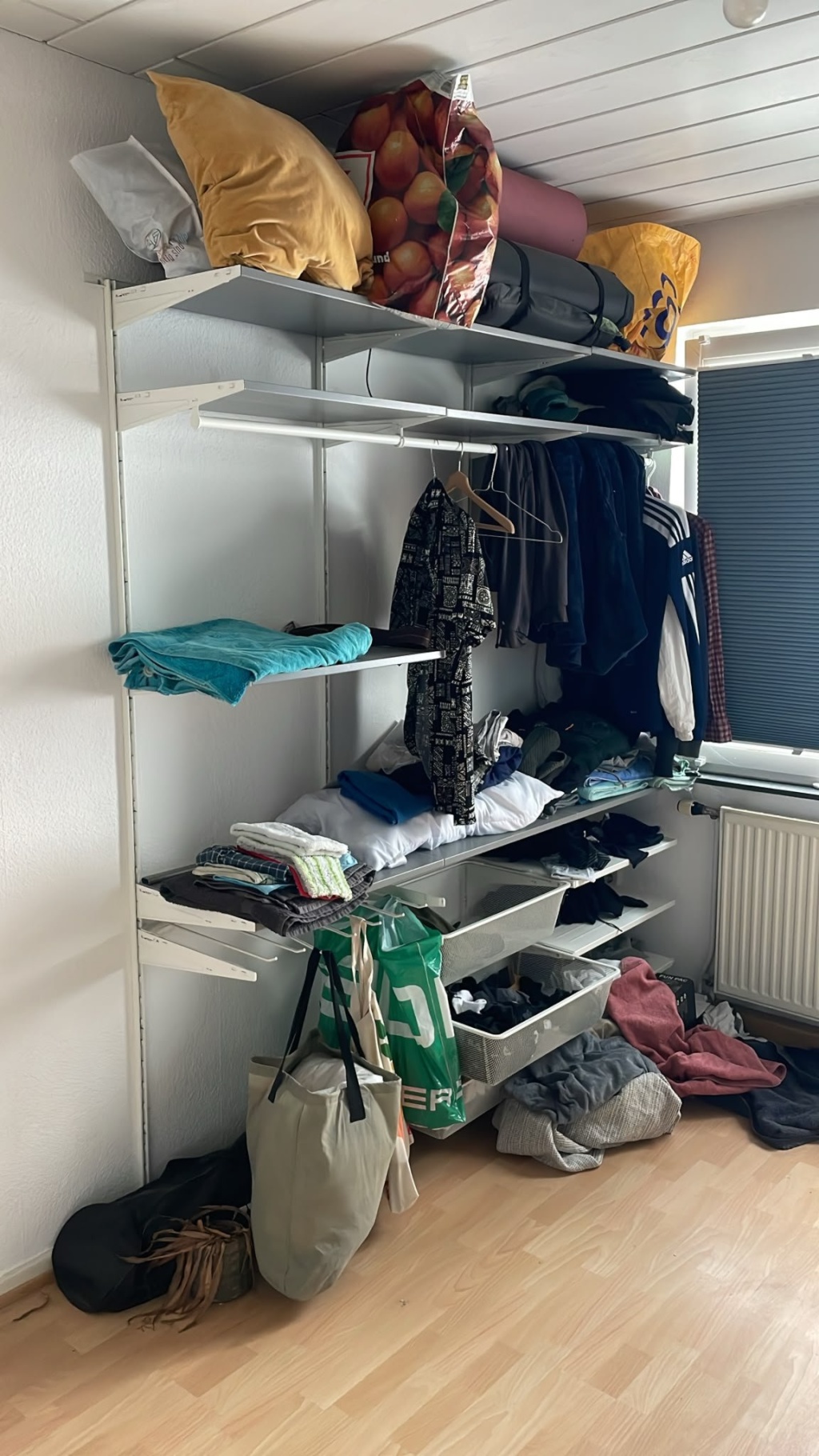 Nachmieter gesucht! Komplette Wohnung ab September abzugeben in Mainz Innenstadt in bester Lage! (2 Schlafzimmer, 1 Ankleidezimmer, Küche, Bad, Flur) – Mittlere Bleiche, 55116 Mainz Altstadt – Vorschaubild 13