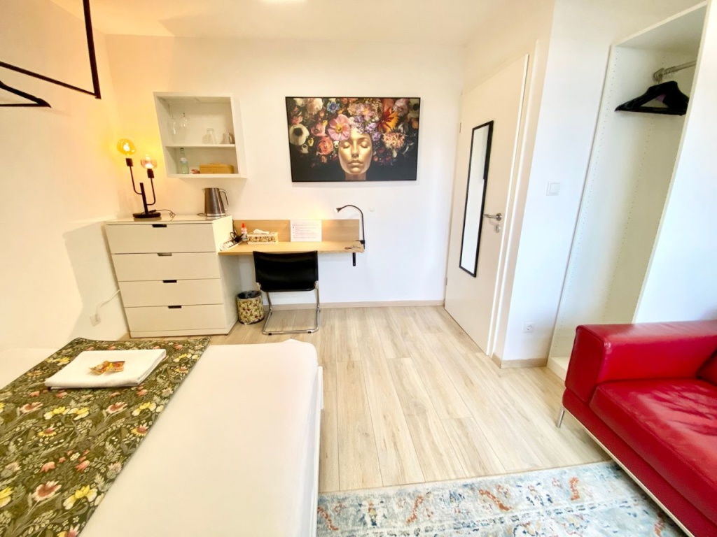 Möbliertes Zimmer mit Gemeinschaftsräumen-Nähe Bonn Zentrum (W) – Lievelingsweg, 53119 Bonn Auerberg – Vorschaubild 3