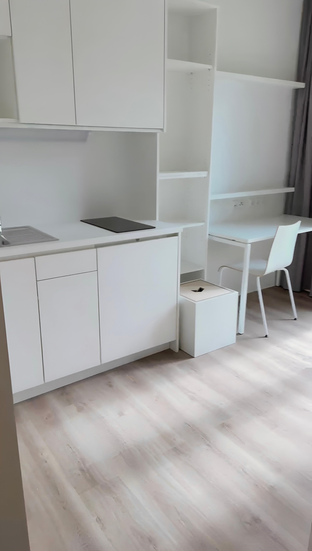 Sunny one room studio apartment available for sublet – Iranische Straße 4, 13347 Berlin Gesundbrunnen – Bild 1 von 7