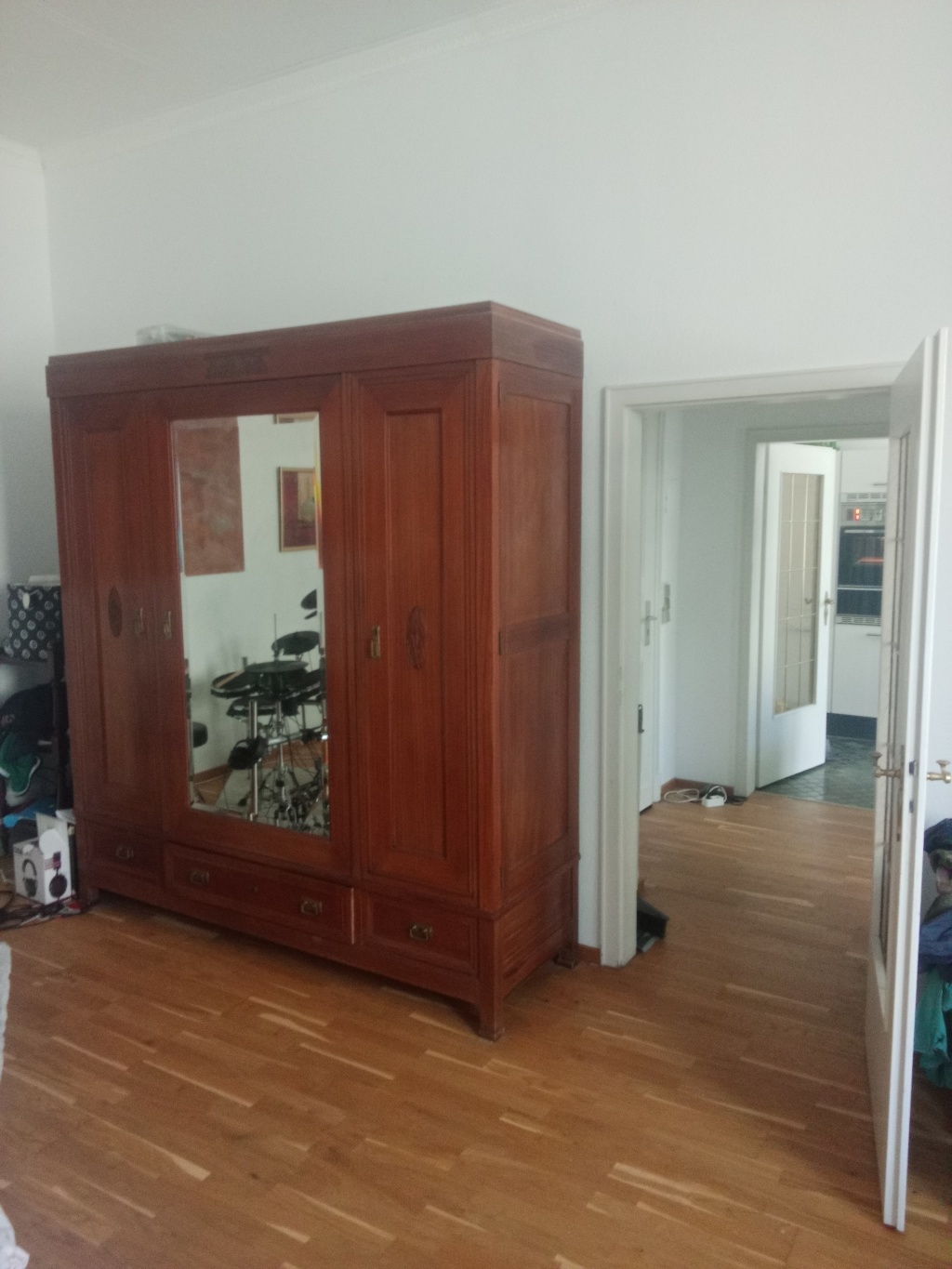 Traumhafte 1 Zimmer Wohnung (Altbau) in Düsseldorf Pempelfort für 4 Monate – 40479 Düsseldorf Pempelfort – Vorschaubild 5