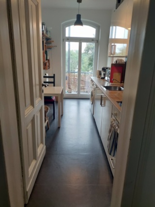 Anzeigenbild: Schöne 4-Zimmer-Altbau Wohnung mit Südbalkon – in Uni Nähe