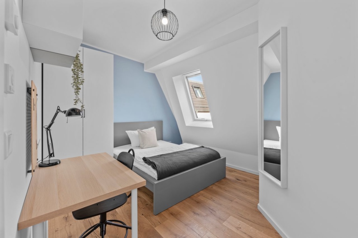 Helles Zimmer in renovierter Wohnung in der Turinerstraße – Turiner Straße, 13347 Berlin – Bild 1 von 3